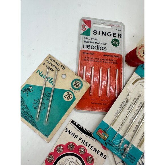 Vintage Sewing Notions Lot Needles Hooks Snap Fasteners Threads - Picture 2 of 10